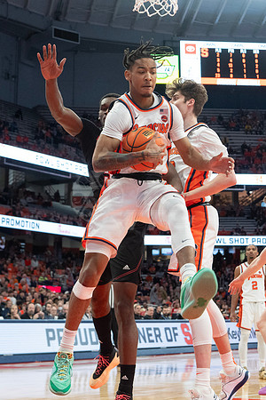 COLLEGE BASKETBALL: FEB 07 Louisville at Syracuse